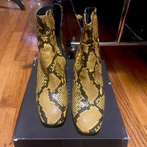 Barney’s leather yellow snake skin boots size 38.5